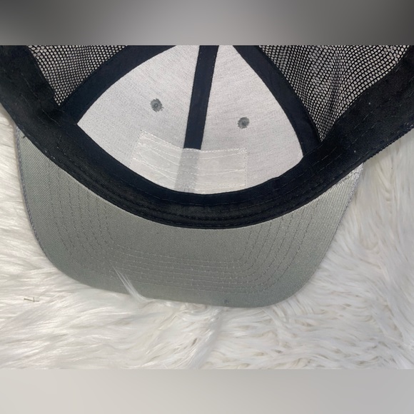 American flag trucker hat - Picture 4 of 7